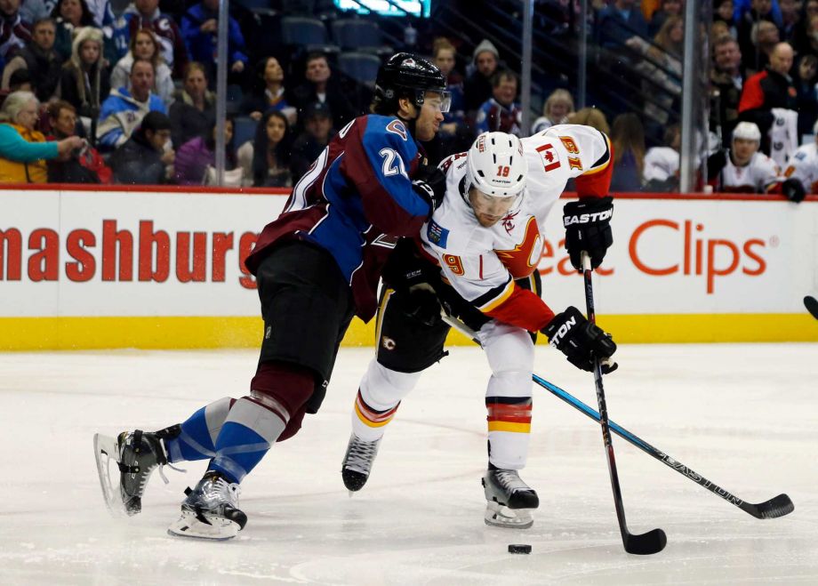 Flames score 3 in 2nd period, beat Avalanche 4-0