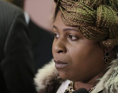 Prosecutors defend urging no charges in Tamir Rice shooting