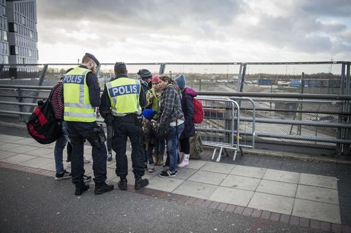 La Svezia chiude le porte ai migranti: espulsioni per 80.000 persone